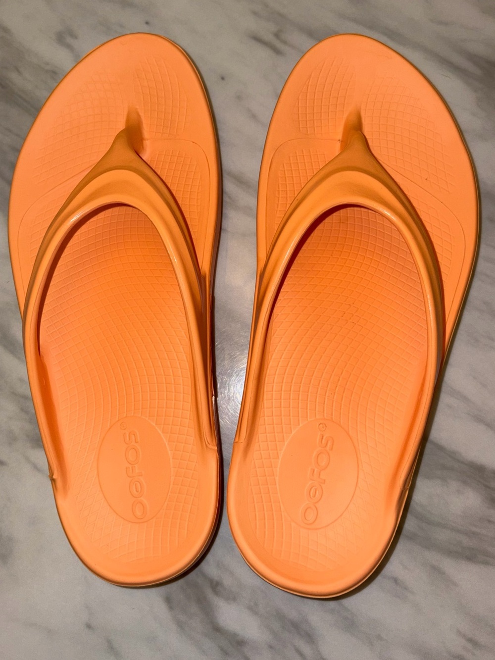 OOFOS OOriginal Recovery Sandal Orange Thong Flip Flops Women’s Size 8 / EU 39